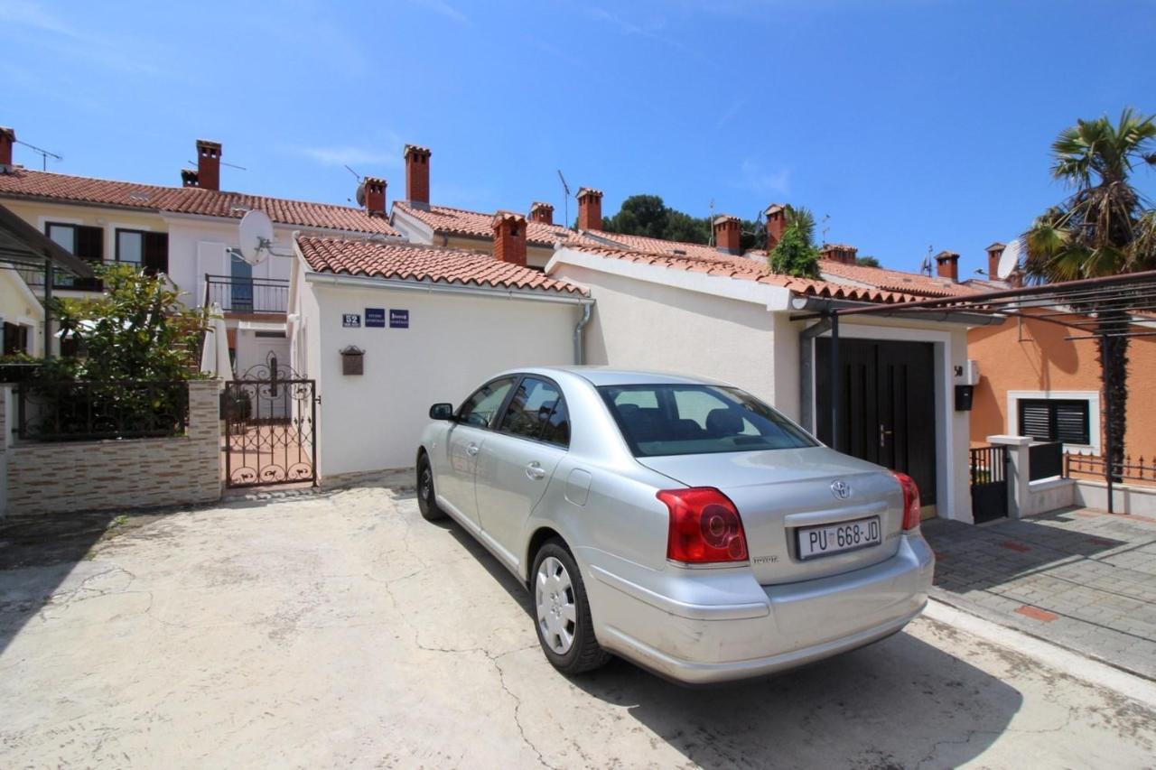 Apartment in Porec/Istrien 10214 Buitenkant foto