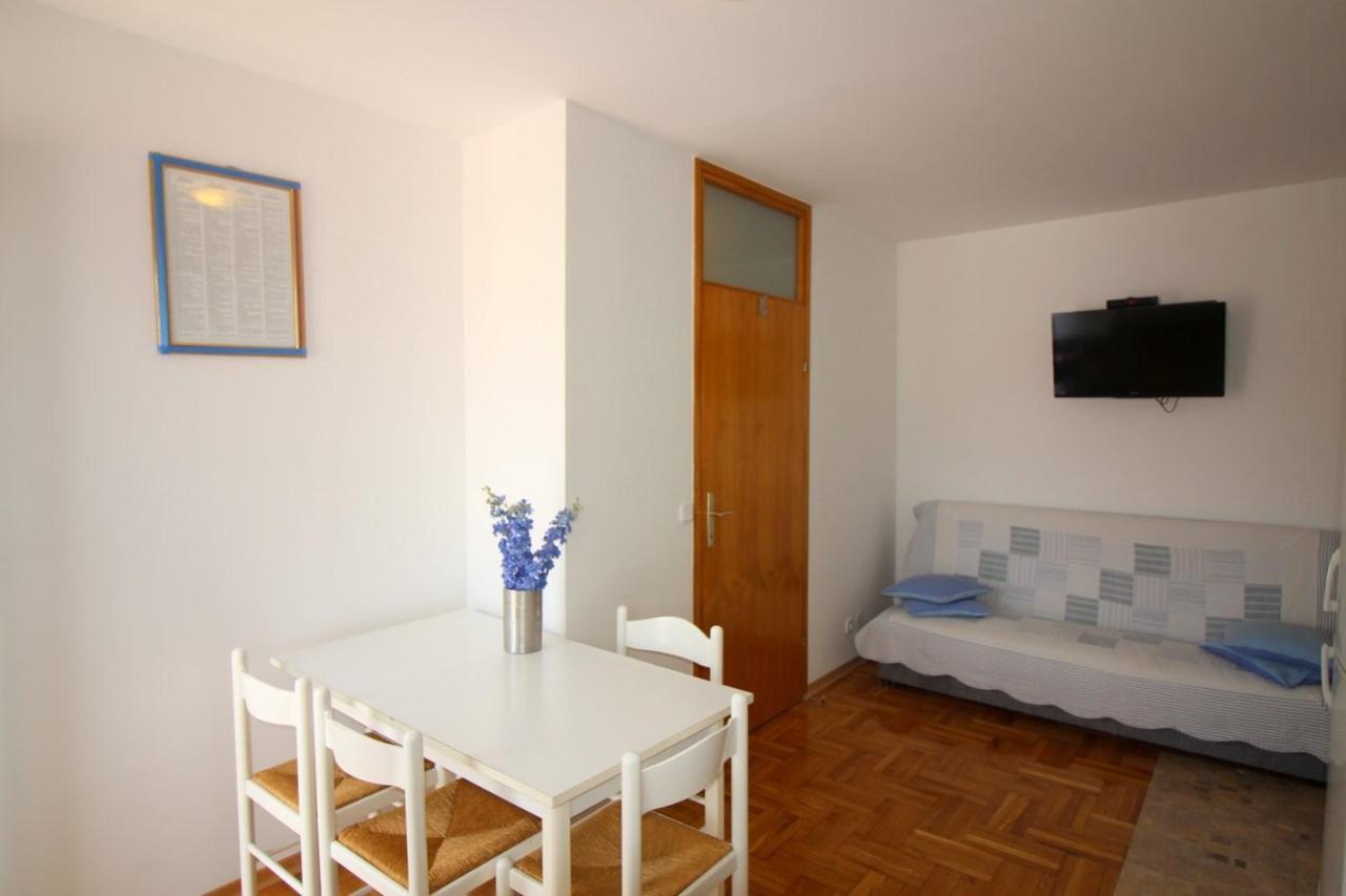 Apartment in Porec/Istrien 10214 Buitenkant foto