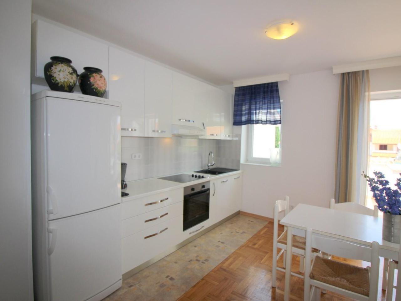 Apartment in Porec/Istrien 10214 Buitenkant foto