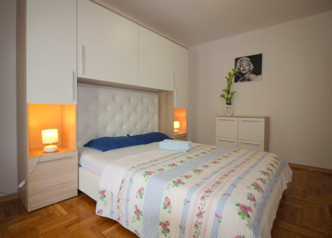 Apartment in Porec/Istrien 10214 Buitenkant foto