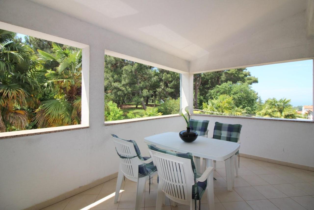 Apartment in Porec/Istrien 10214 Buitenkant foto